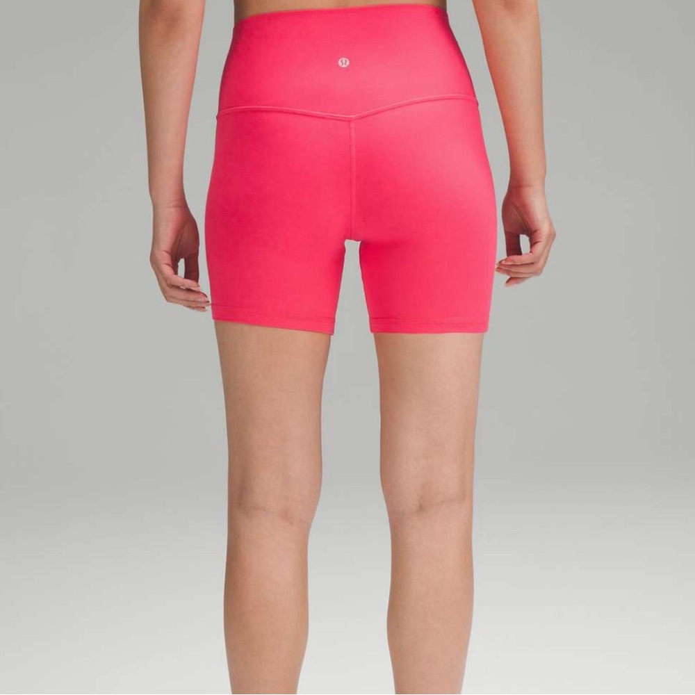 Lululemon Lipgloss 6 inch align shorts- worn only a handful of times. size 10